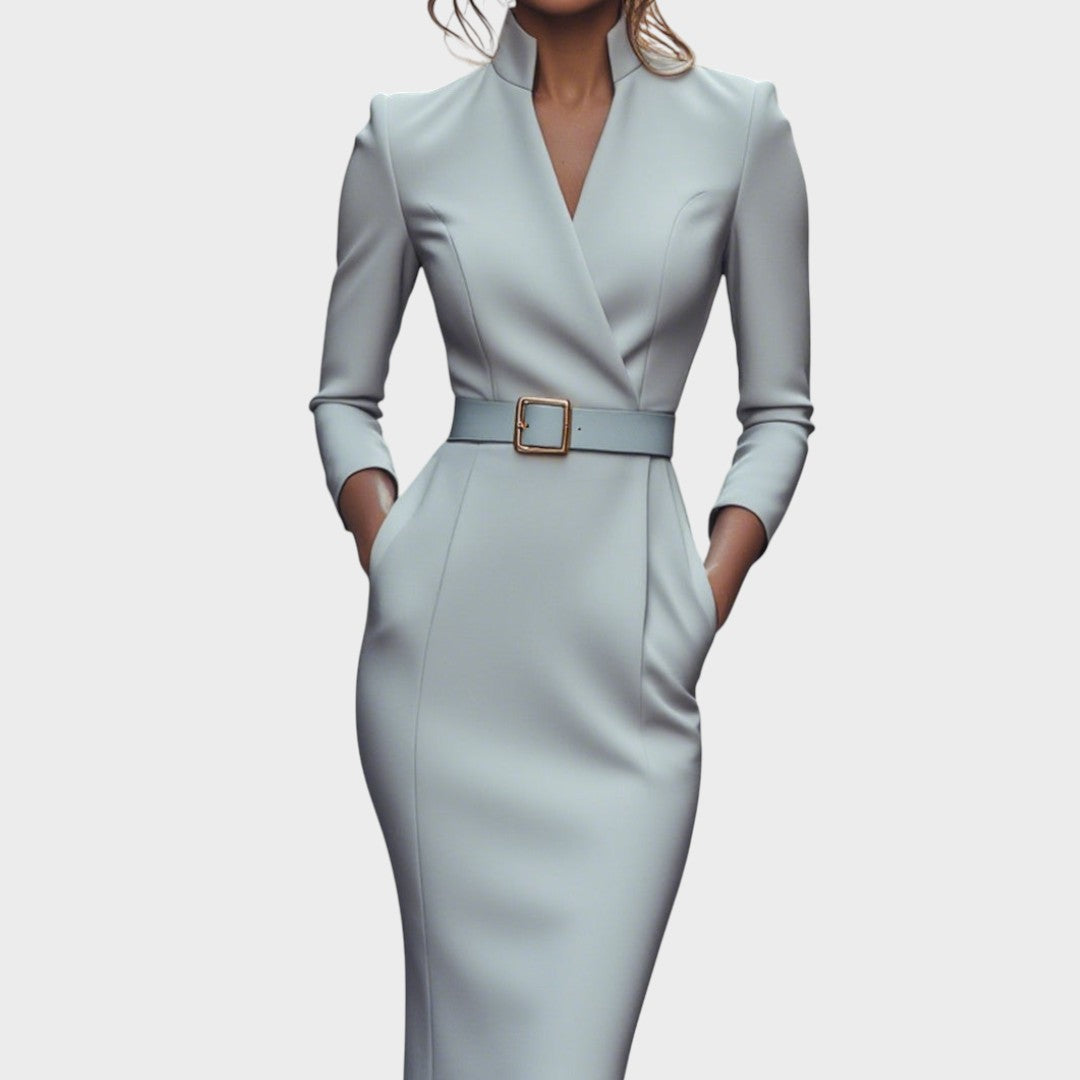 Victoria - Išskirtinė juoda suknelė su diržu ir mandarino stiliaus apykakle