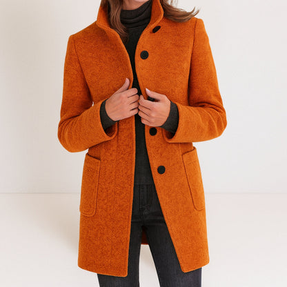 Stella - Moteriška striukė su aukštu apykakle