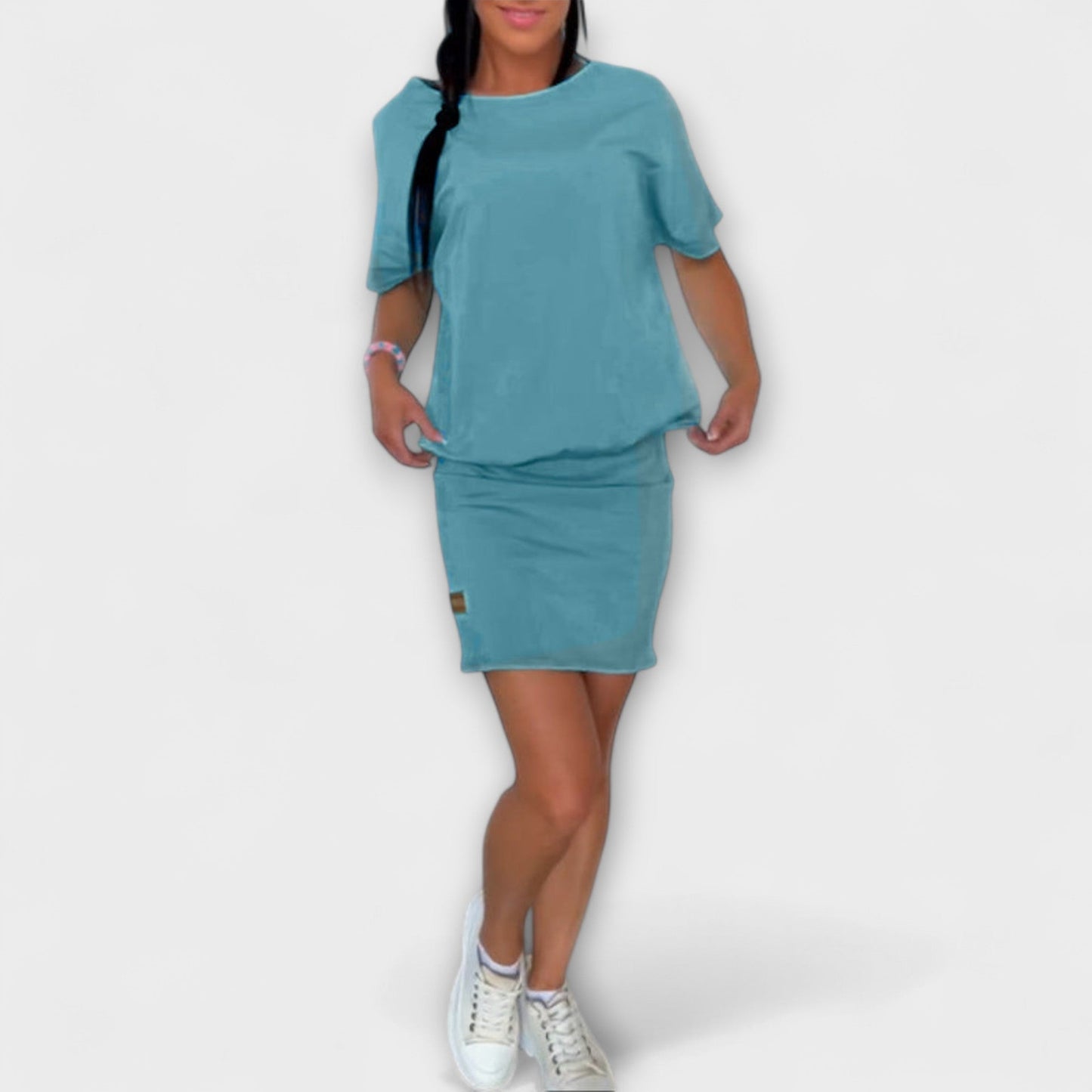 Lídia - Elegantiška Prigludusi Suknelė