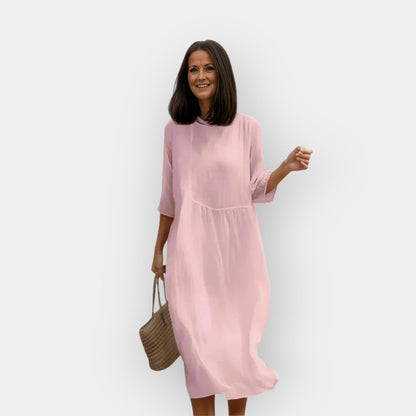 Suknelė su Pabrėžiančiu Dizainu Pilvui