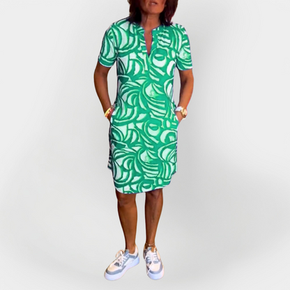 Minkštas Suknelė Su Raštu Ir Trumpomis Rankovėmis