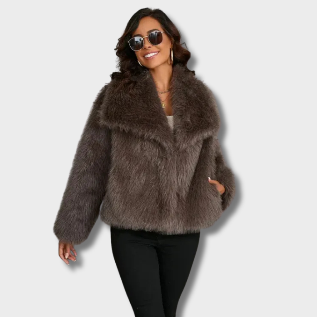 Dalia™ – Prabangus dirbtinio kailio paltas