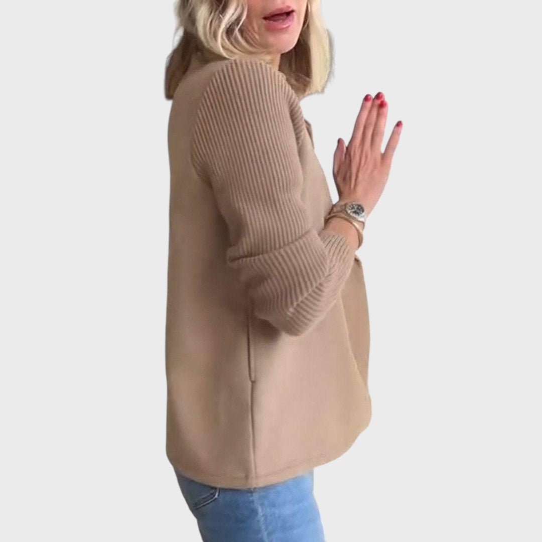 Šiluma | Elegantiškas švarkas su megztomis rankovėmis