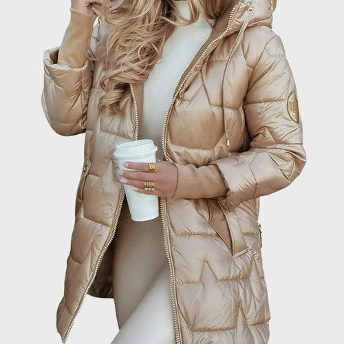 Sniegė | Ilgas ir šiltas dygsniuotas paltas su apgaubiančiu gobtuvu