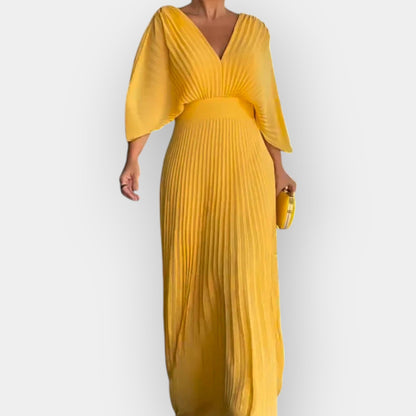 Stilinga Plisuota Suknelė su Elegantiška Linija