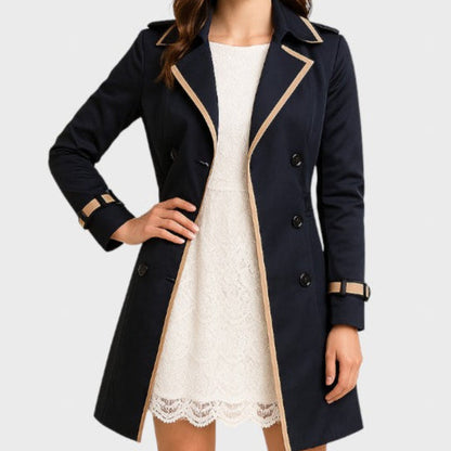 Prabanga | Moteriškas dvieilis trenčinis paltas su kontrastinėmis detalėmis